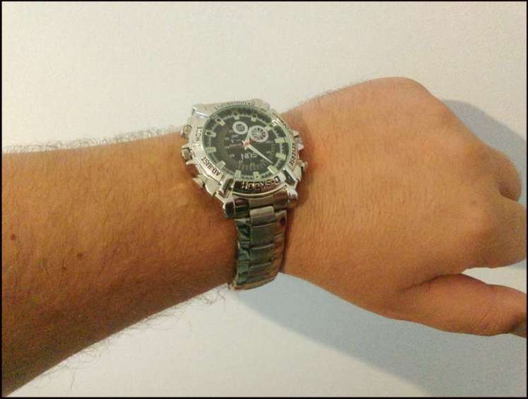 kamera-sat-kamera-u-satu-mikrokamera-spijunske-kamere-spijunska-kamera-sat-3