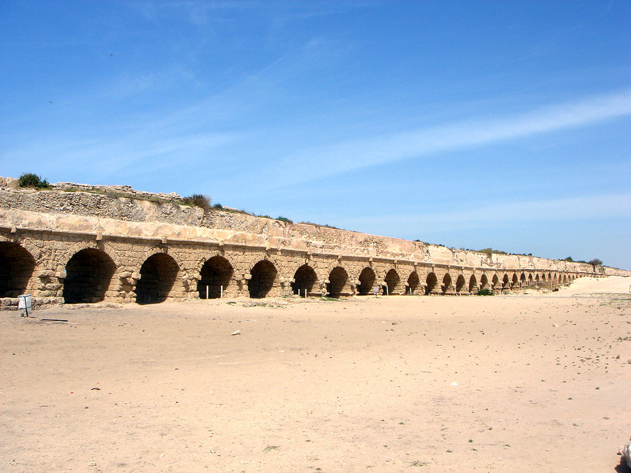 1280px-Caesarea_Maritima_aqueduct