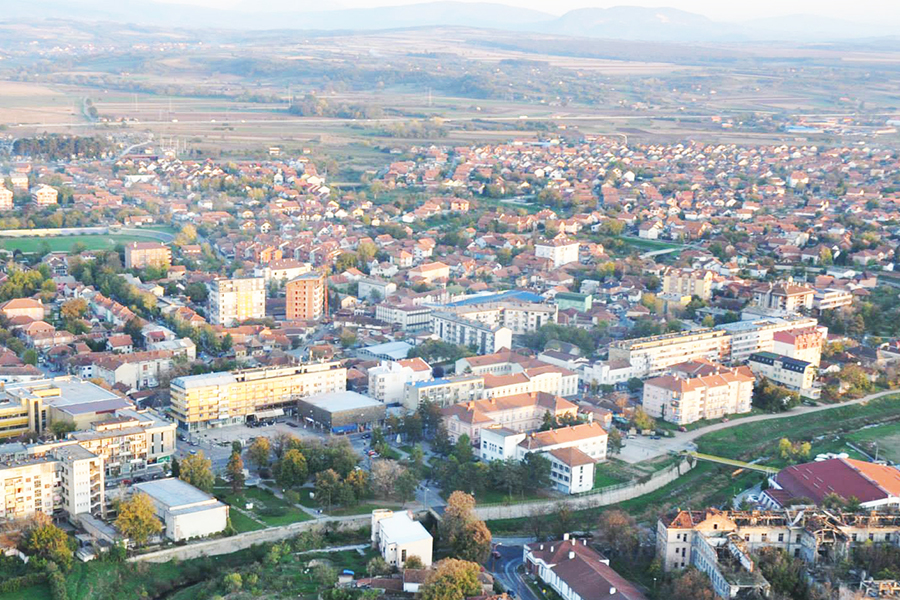 setaliste pored reke