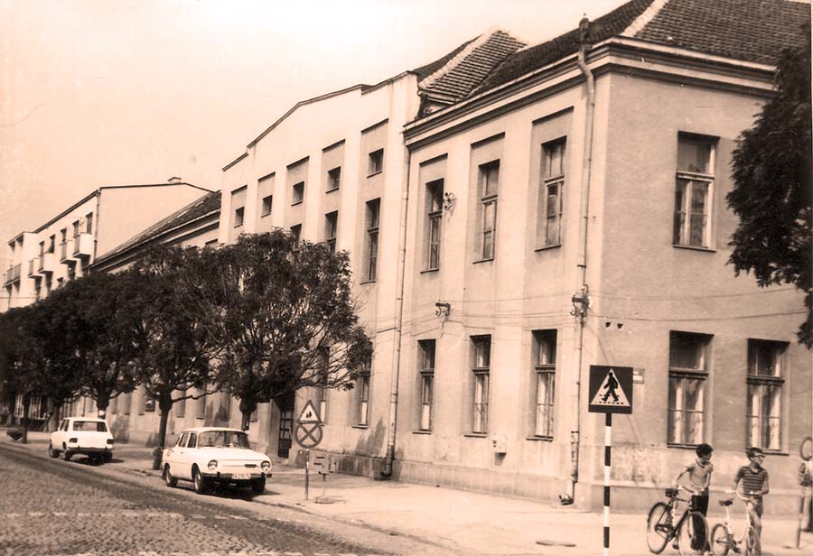 Zgrada pre adaptacije 1976